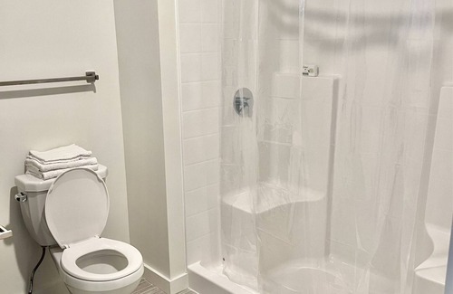 Quincy Apartment | Luxury Cozy Furnished Studio in the heart of Quincy