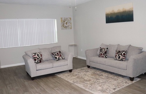 Pembroke Pines Apartment | LUXURY Cozy home away from home unit ! 25 mins away from SOUTH BEACH !