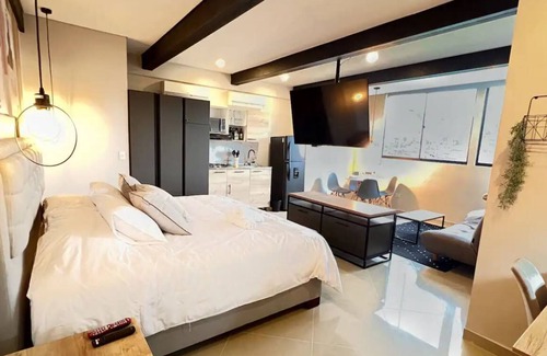 Guayabal Apartment | Luxury & cozy loft near Poblado - KingBed