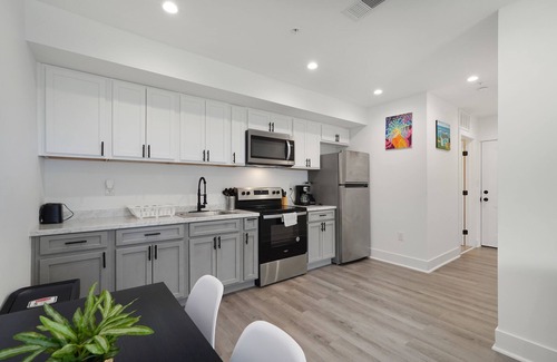Petworth Bed & Breakfast | Luxury DC Unit with Courtyard View & Close to All
