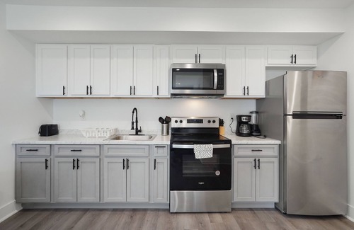 Petworth Bed & Breakfast | Luxury DC Unit with Courtyard View & Close to All
