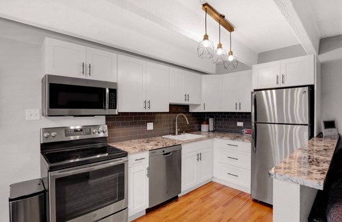 Speer Condo | Luxury Denver Condo West Wash Park! 1 designated parking.