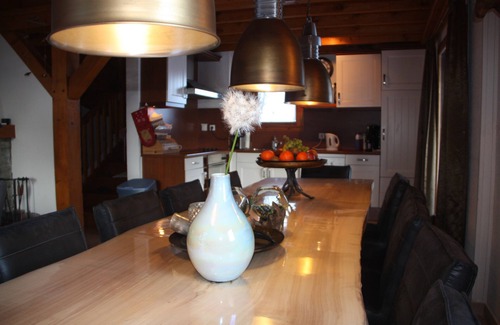 Oz Ski Chalet | Luxury detached 12-person chalet, few steps from the slopes in heart Alpe d'Huez
