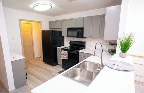 Euless House | Luxury DFW Airport Townhouse 3 Bedroom