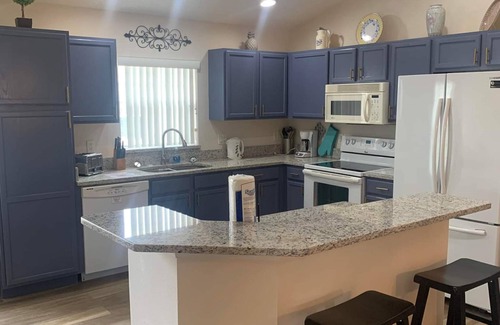 Orange Tree Villa | Luxury Disney/Golf Villa Retreat - 5BR/4BA Pool Home - Sleeps 10