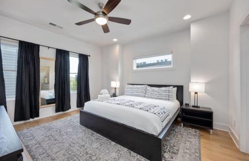 Hadley - Washington House | LUXURY DOUBLE TOWNHOMES with TWO HUGE SKY ROOFTOPS