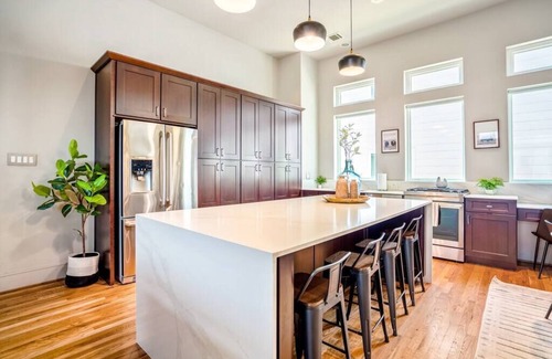 South Central Houston House | Luxury Downtown Getaway With Breathtaking Views