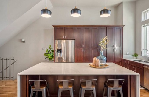 South Central Houston House | Luxury Downtown Getaway With Breathtaking Views