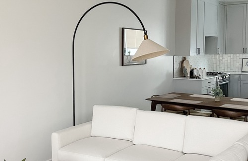 Central Business District House | Luxury Downtown Spacious 3 bedroom New Modern Townhome