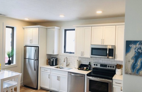 Traverse City Condo | Luxury Downtown Traverse City Condo-Capri 2