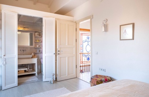 Hacımemis Villa | Luxury Duplex Villa w Pool and Garden in Alacati