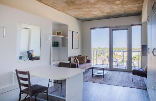 Lower East Side Apartment | Luxury East Side Studio Apt Near Brady St with Balcony