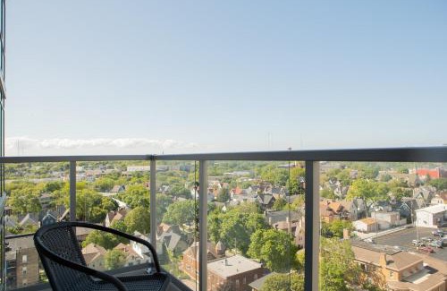 Lower East Side Apartment | Luxury East Side Studio Apt Near Brady St with Balcony