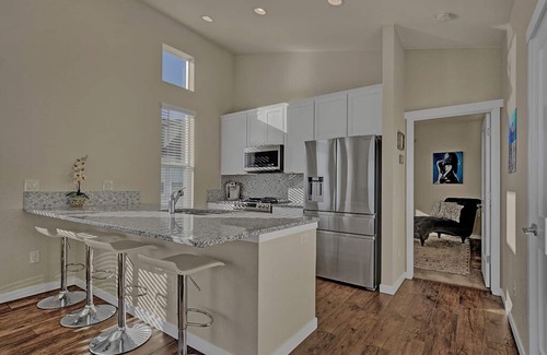 Northgate House | Luxury, Efficient, Comfortable and Upward Living “Tree House”!