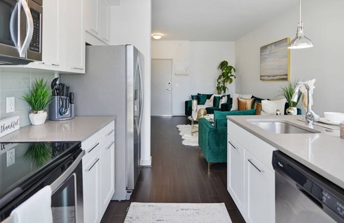Lenox Apartment | LUXURY EMERALD MANOIR