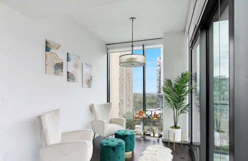 Lenox Apartment | LUXURY EMERALD MANOIR