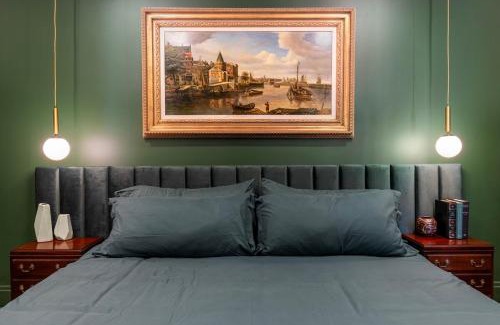 Old Brooklyn House | Luxury English Modern Spa Speakeasy Corning Manor