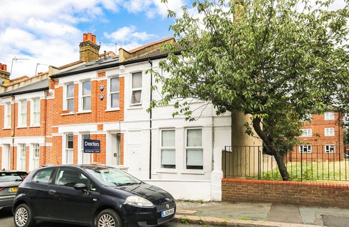 Thornton Apartment | Luxury Ensuite Double Room Close to Central London