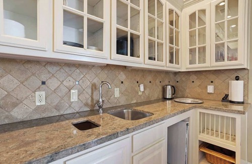 Tracy Villa | Luxury Entertainment Oasis
