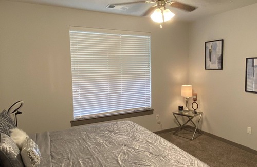 Humble Apartment | Luxury Entire clean Apartment w/ king size bed .Located by George Bush Airport