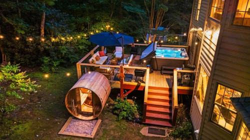 Fairview House | Luxury Escape! Golf Sim, Sauna, Hot Tub & Game Room Bliss