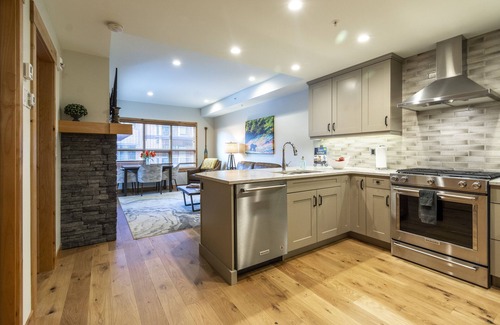 Town Centre Condo | Luxury Escape in Canmore!