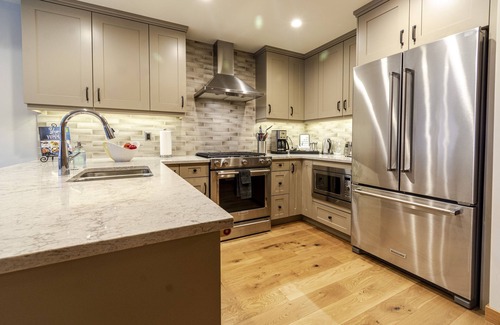 Town Centre Condo | Luxury Escape in Canmore!