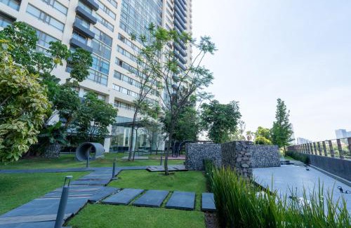 Puerta de Hierro Apartment | Luxury Escape near Andares Modern Retreat