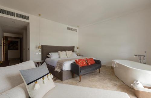 Playa Mujeres Apartment | Luxury & exclusive 3BR Apt w Amazing amenities