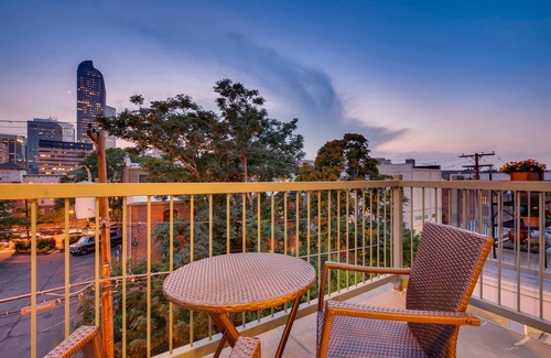 Uptown Condo | Luxury Executive Suite Suite overlooking the skyline!