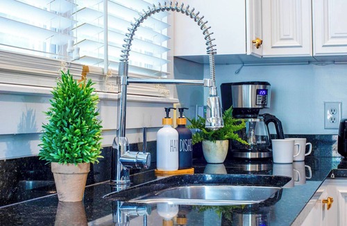 Aiken Cottage | Luxury Experience at The Peanut!