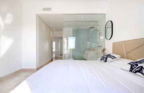 Benahavis Apartment | Luxury Family, Beach & Golf Penthouse with Amazing Seaview