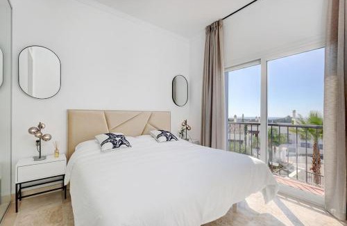 Benahavis Apartment | Luxury Family, Beach & Golf Penthouse with Amazing Seaview