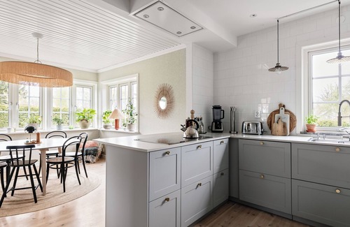 Segeltorp House | Luxury family retreat with pool