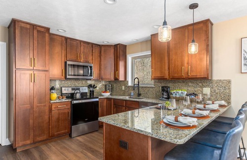 Albrightsville House | Luxury Family Retreat - Hot Tub, Game Room