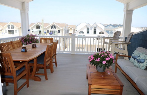 Sea Isle City House | Luxury Family Retreat! 5 BR, Elevator, & bonus room Steps to Beach, Dock & Park