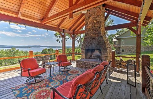 Edgemont House | Luxury Family Retreat - Greers Ferry Lake Views!