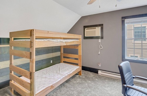 Rowland House | Luxury family value 4 seasons home in the renowned Woodloch Springs Poconos.