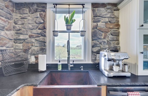 Honesdale Other | Luxury Farmhouse! Private Hiking Trails - Endless Views - Firepit - 4 Fireplaces