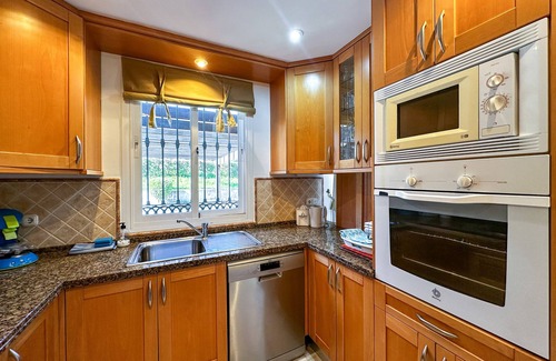New Golden Mile House | Luxury,fenced townhouse, large garden, swimming pool near golf courses 7 pers.