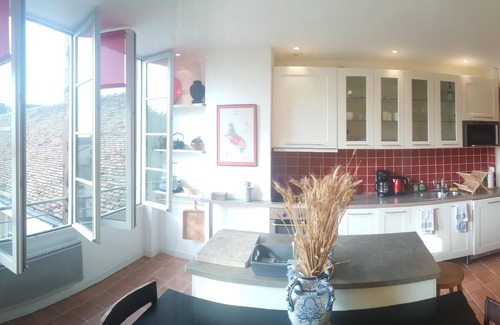Pommard Apartment | Luxury first floor 4* apartment close to amenities in noted wine village