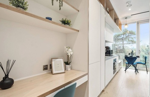 London Borough of Hounslow Apartment | Luxury Flat in Brentford