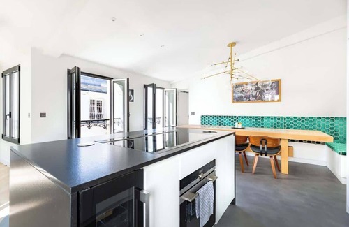 Quartier de la Porte-Saint-Denis Apartment | Luxury Flat "la-verrière-du-paradis"