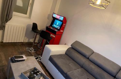 Saint-Maurice Apartment | Luxury