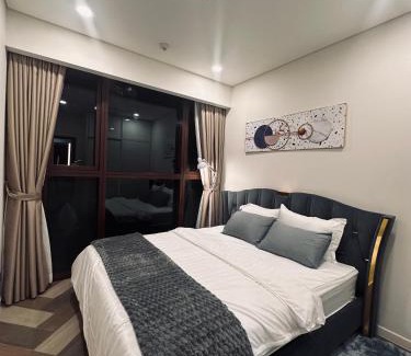 Thu Thiem Apartment | Luxury Fully Equipped Residence in Heart of City