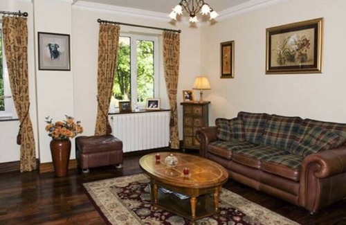 MacGillycuddy's Reeks House | Luxury Gap of Dunloe home 2 minutes walk to great pub and restaurants