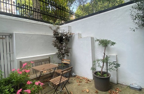 West Kensington Apartment | Luxury Garden Studio apartment