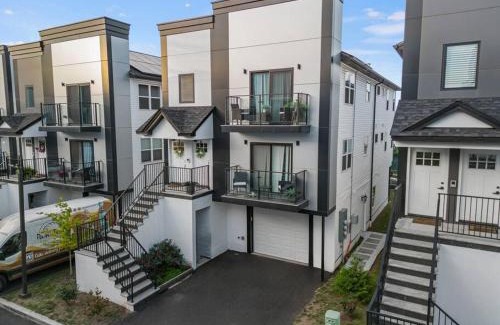Elizabeth Apartment | Luxury Gated home near NYC and EWR with free Parking