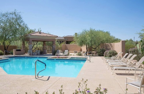 Talon Retreat House | Luxury Gated Two full Masters Best Location, Luxury-Two full Master-Best Locatio