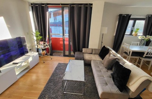 Highbury West Apartment | Luxury Gem By Emirates Stadium - Ultimate Fan Experience